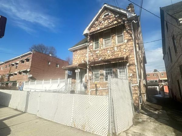 434 Torry Avenue , Bronx, NY 10473