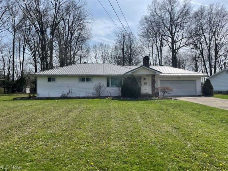 425 Laurel Street, Liberty, OH 44505 Photo 2