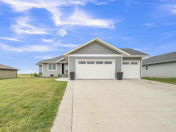 105 Nolan Drive, Emmetsburg, IA 50536