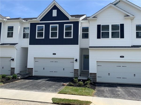 216 Paddock Lane, Harmony, PA 16037