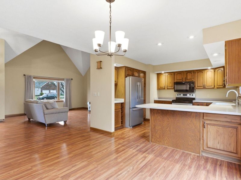 1536 Brook Park Drive, Troy, OH 45373 Photo 10