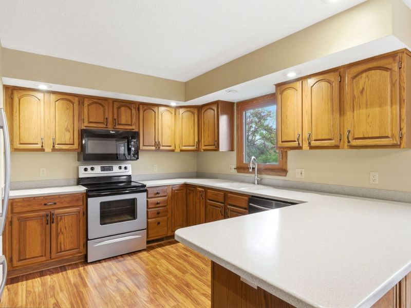 1536 Brook Park Drive, Troy, OH 45373 Photo 12