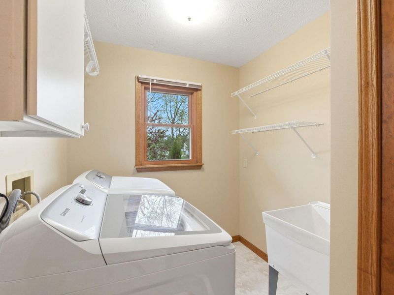 1536 Brook Park Drive, Troy, OH 45373 Photo 15