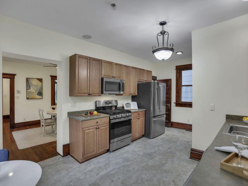 184 E Maynard Avenue, Columbus, OH 43202 Photo 12