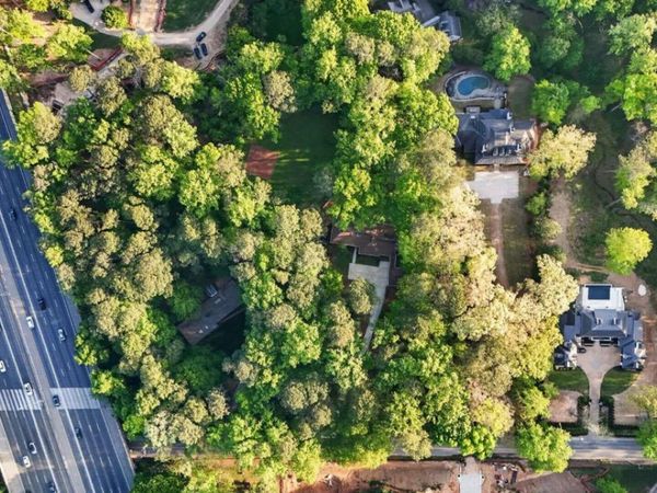 1190 W Wesley Road NW, Atlanta, GA 30327