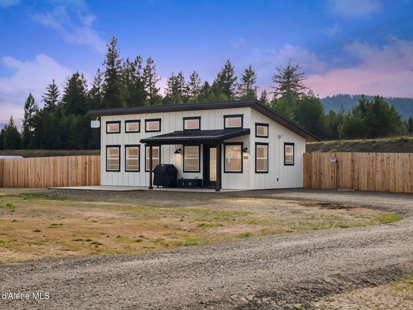 100 Omaha WAY , Sagle, ID 83860