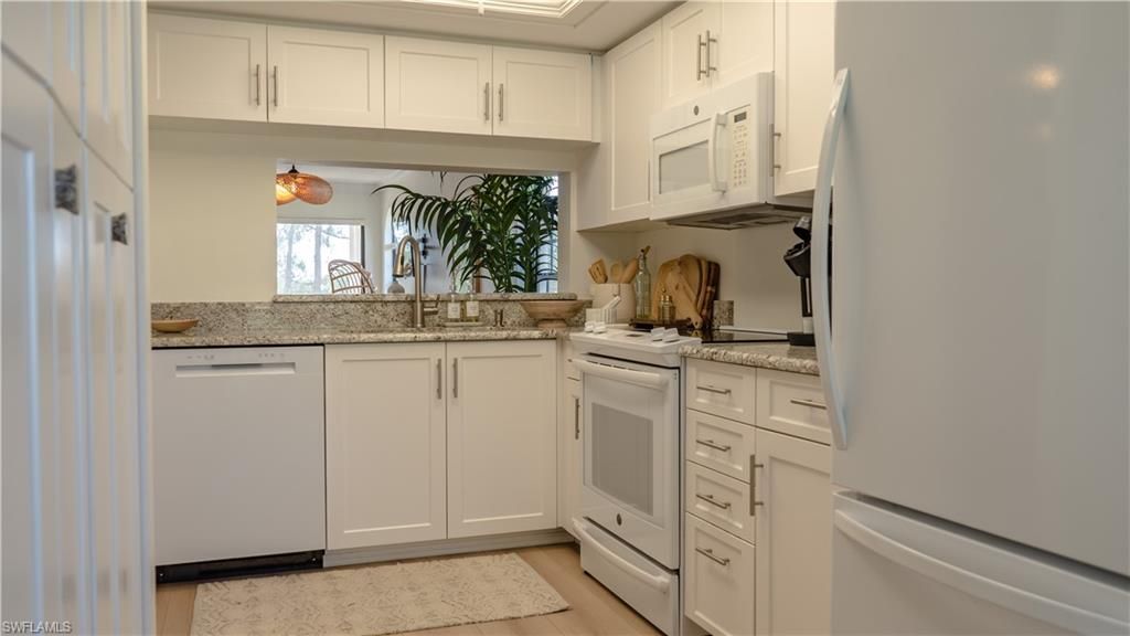 265 Deerwood Cir, Unit 10, Naples, FL 34113 Photo
