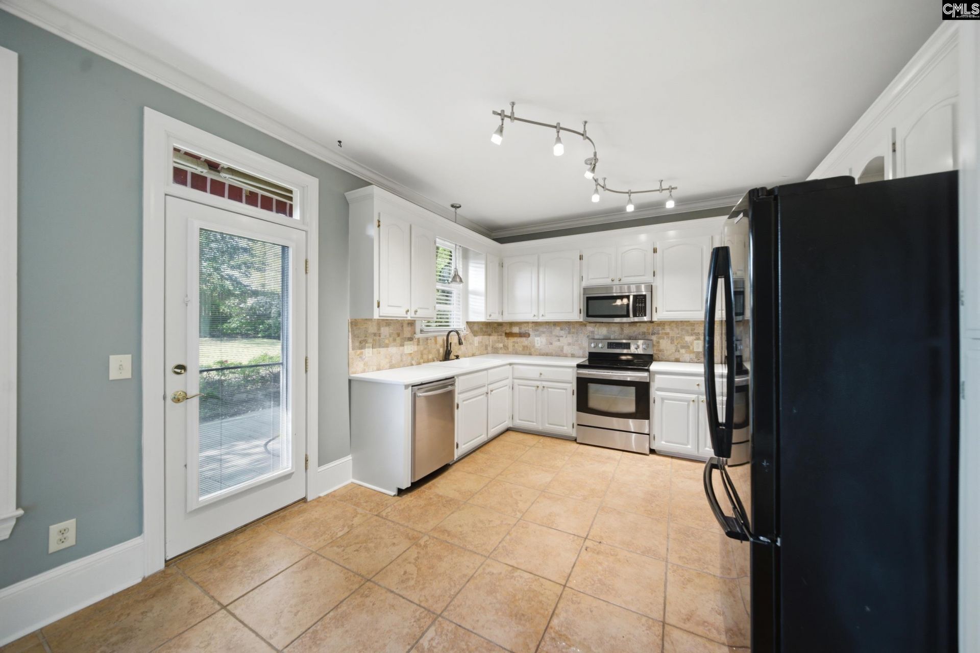 10 Hickory Hall Court  Photo 11