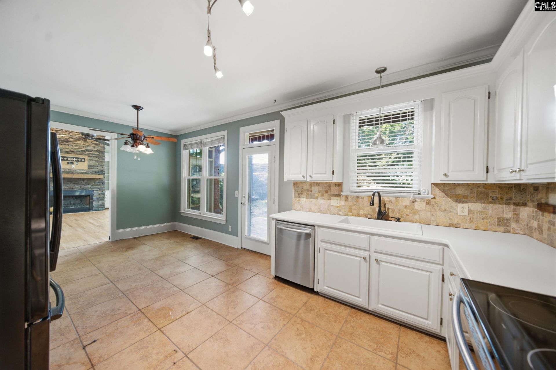 10 Hickory Hall Court  Photo 13