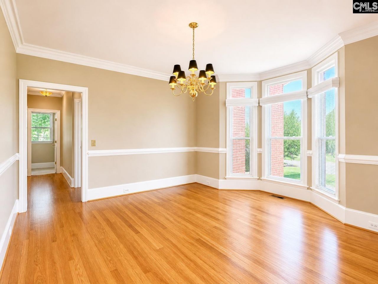 10 Hickory Hall Court Photo 5