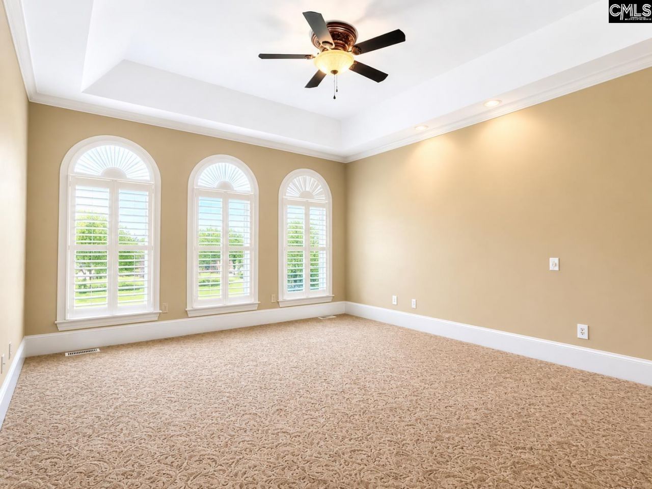 10 Hickory Hall Court Photo 6