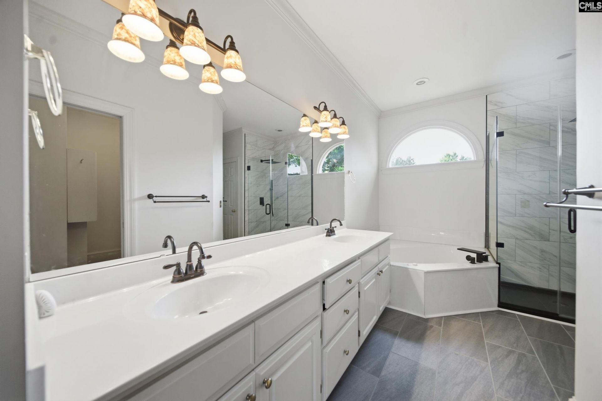 10 Hickory Hall Court  Photo 7