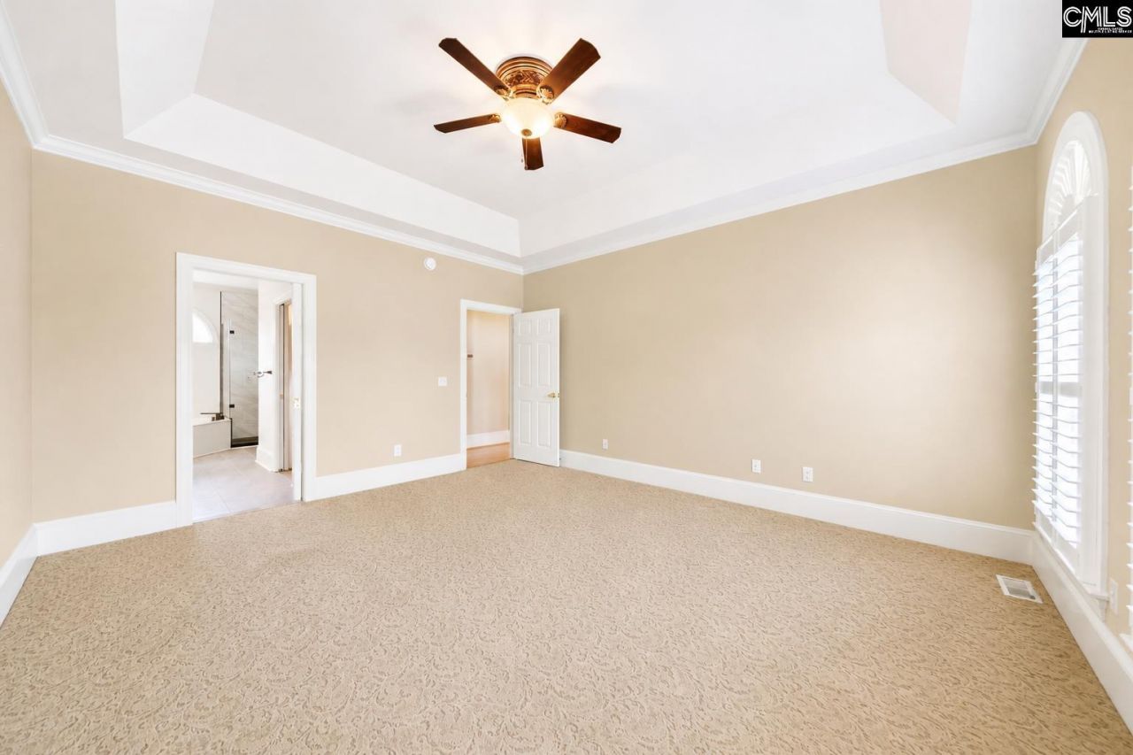 10 Hickory Hall Court Photo 7