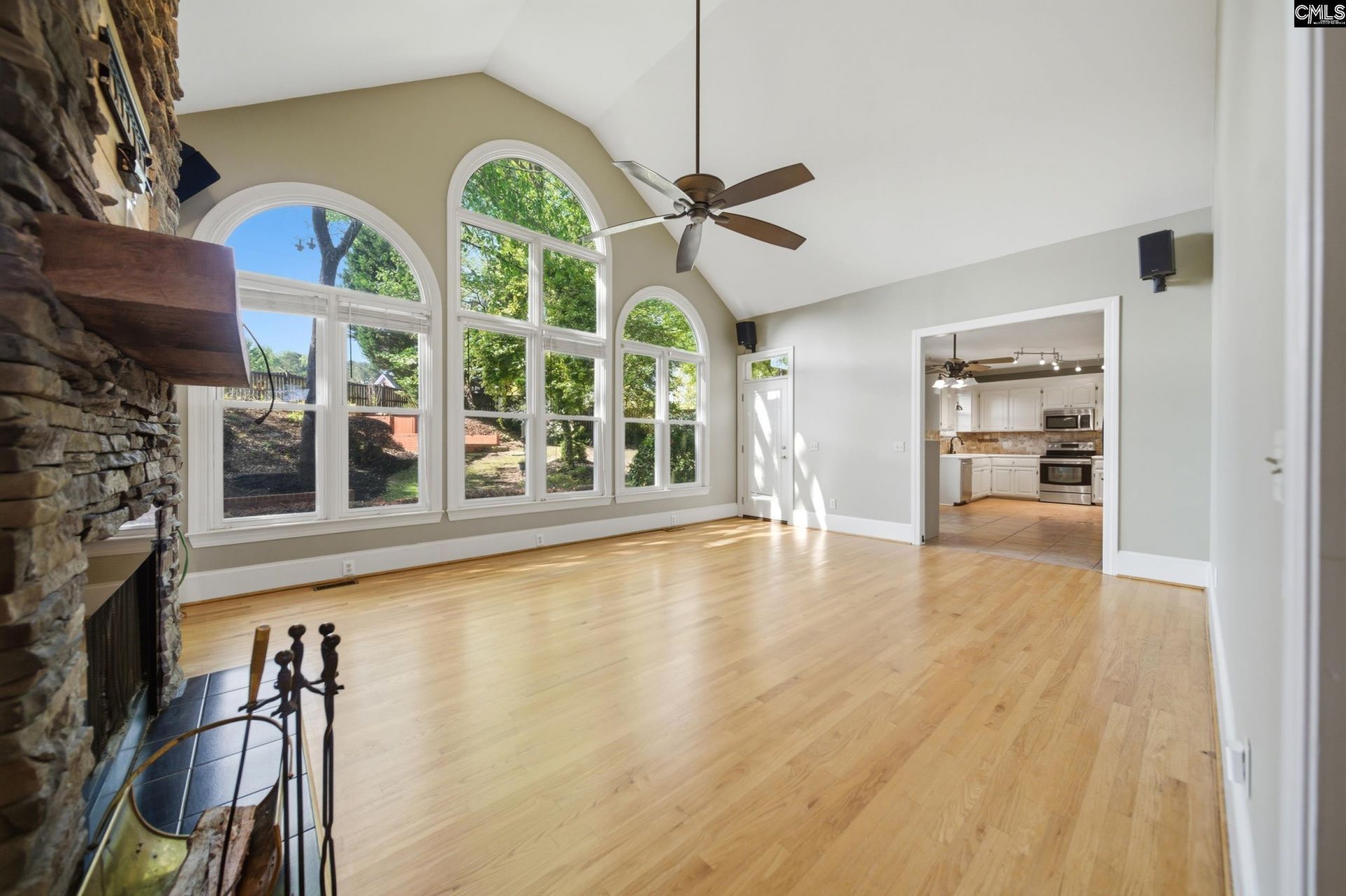 10 Hickory Hall Court  Photo 8