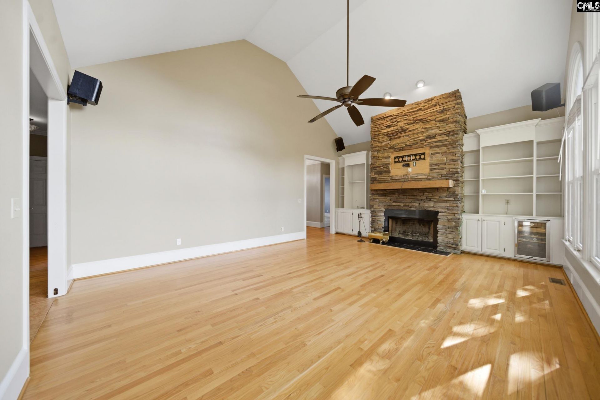 10 Hickory Hall Court  Photo 9