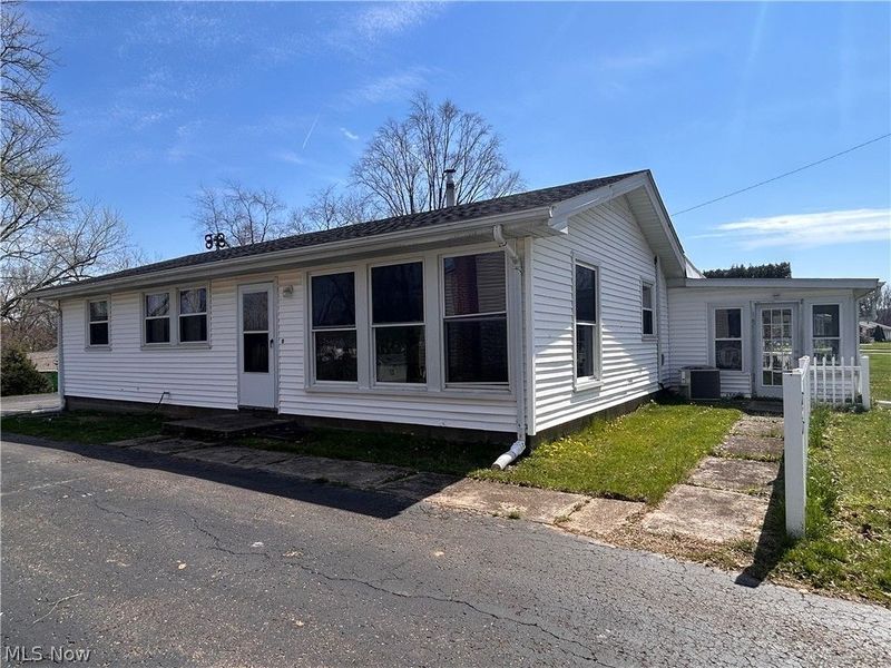 727 Circle Hill Road SE, North Canton, OH 44720 Photo 3