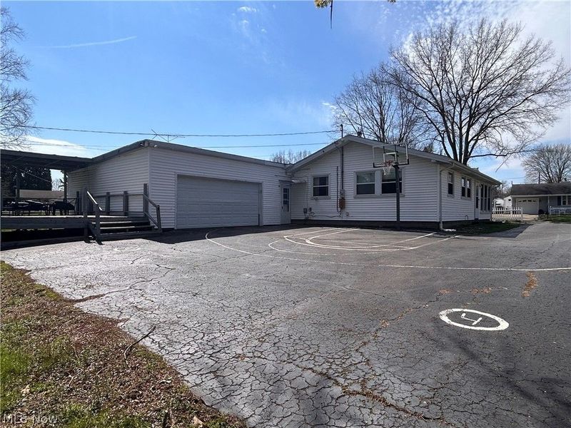 727 Circle Hill Road SE, North Canton, OH 44720 Photo 6