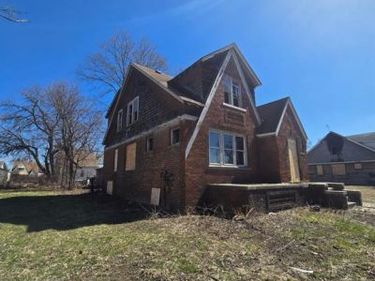 15724 Lesure Street, Detroit, MI 48227