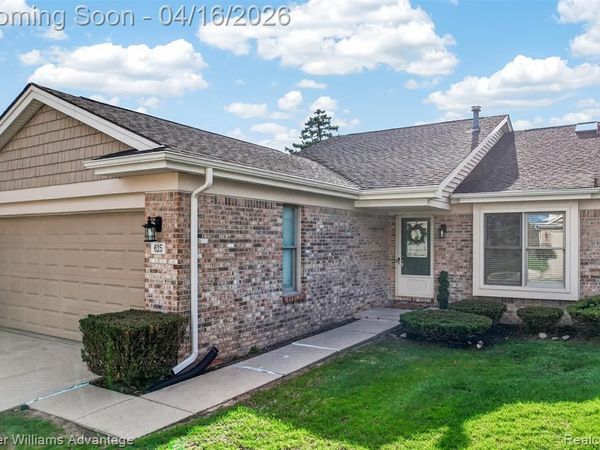 625 Summit Ridge Drive, Milford Vlg, MI 48381