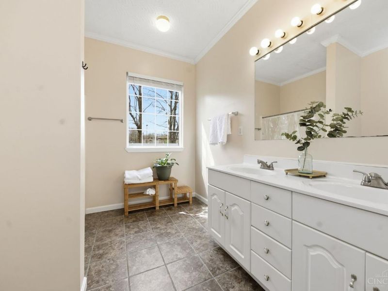 64 N Kenwood Avenue, Georgetown, OH 45121 Photo 9