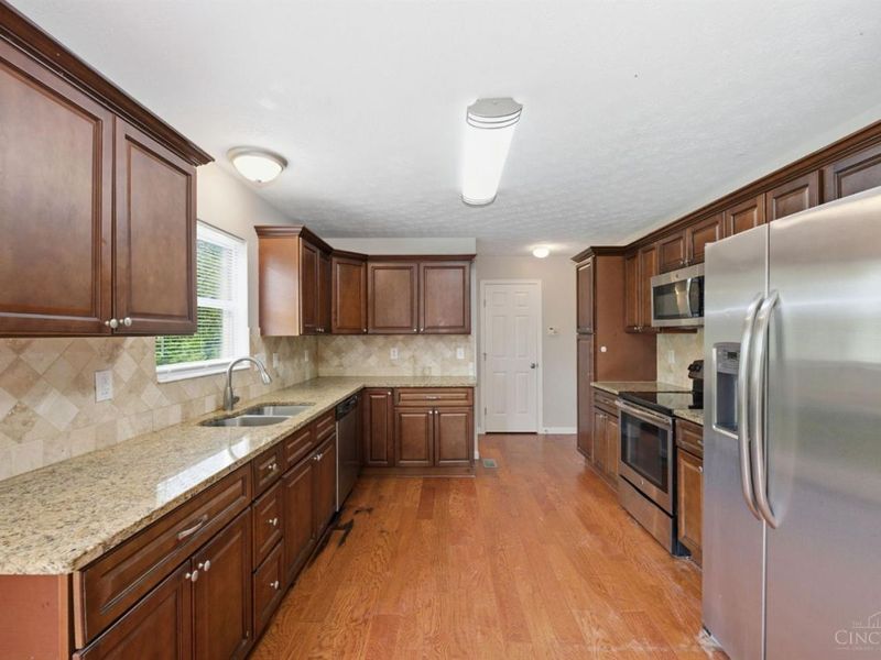 2073 Miles Woods Drive, Springfield Twp., OH 45231 Photo 15