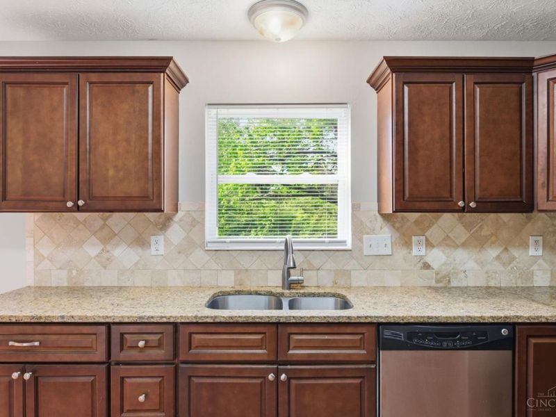 2073 Miles Woods Drive, Springfield Twp., OH 45231 Photo 17