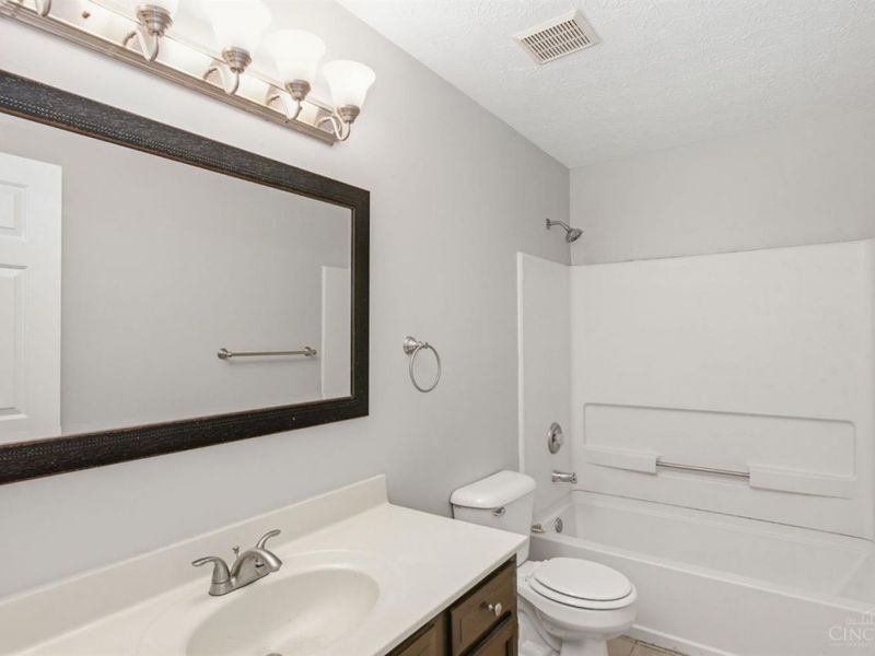 2073 Miles Woods Drive, Springfield Twp., OH 45231 Photo 30