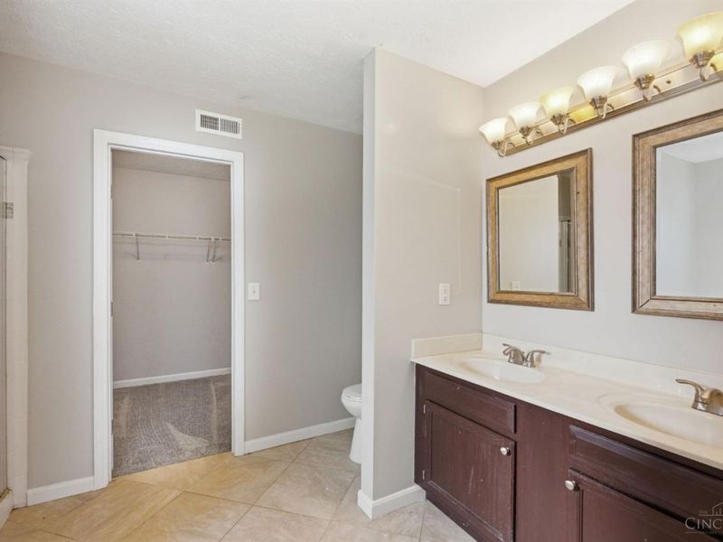 2073 Miles Woods Drive, Springfield Twp., OH 45231 Photo 33