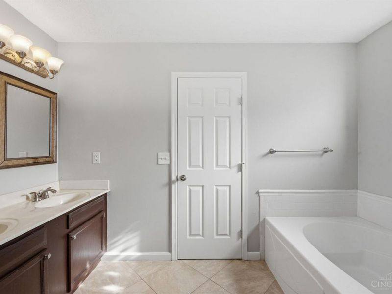 2073 Miles Woods Drive, Springfield Twp., OH 45231 Photo 34