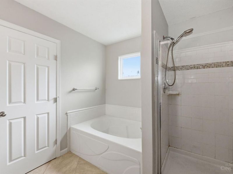 2073 Miles Woods Drive, Springfield Twp., OH 45231 Photo 37