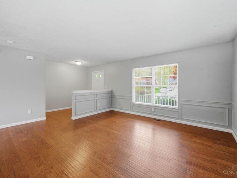 2073 Miles Woods Drive, Springfield Twp., OH 45231 Photo 9