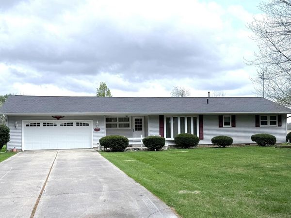 1195 EIKER Road, Knoxville, IL 61448