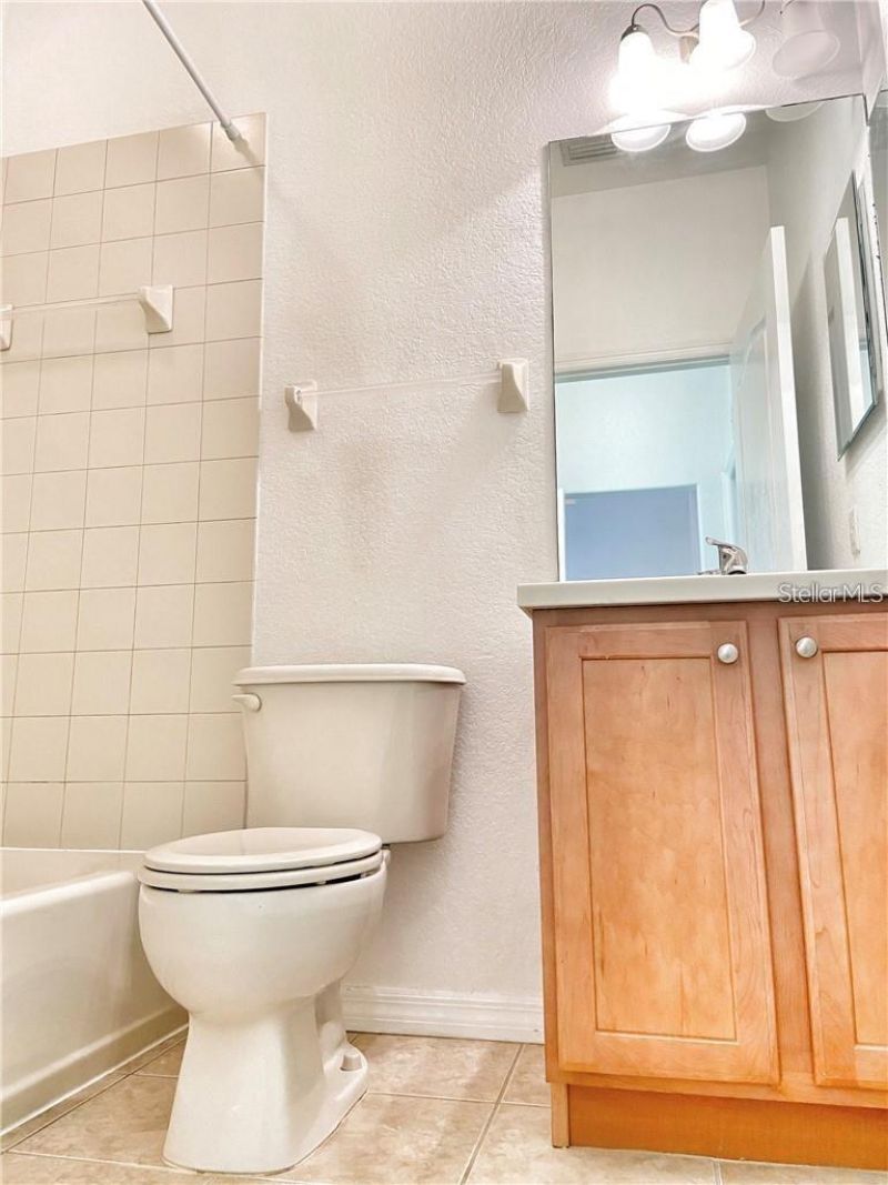 915 Fairwaycove Lane, Unit 208, Bradenton, FL 34212 Photo