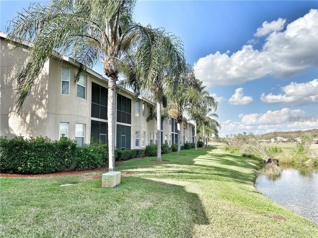 915 Fairwaycove Lane, Unit 208, Bradenton, FL 34212 Photo
