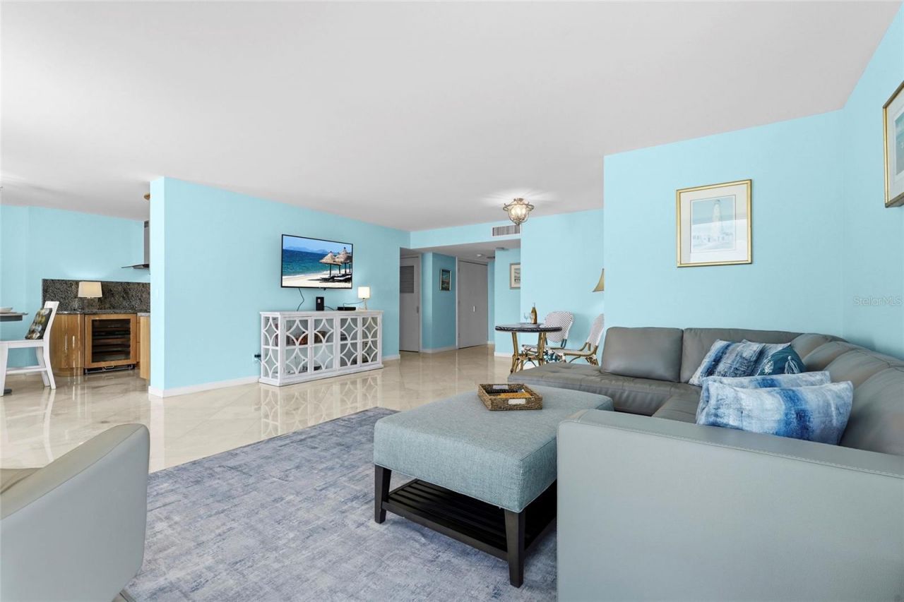 2425 Gulf Of Mexico Drive, Unit 8C, Longboat Key, FL 34228 Photo