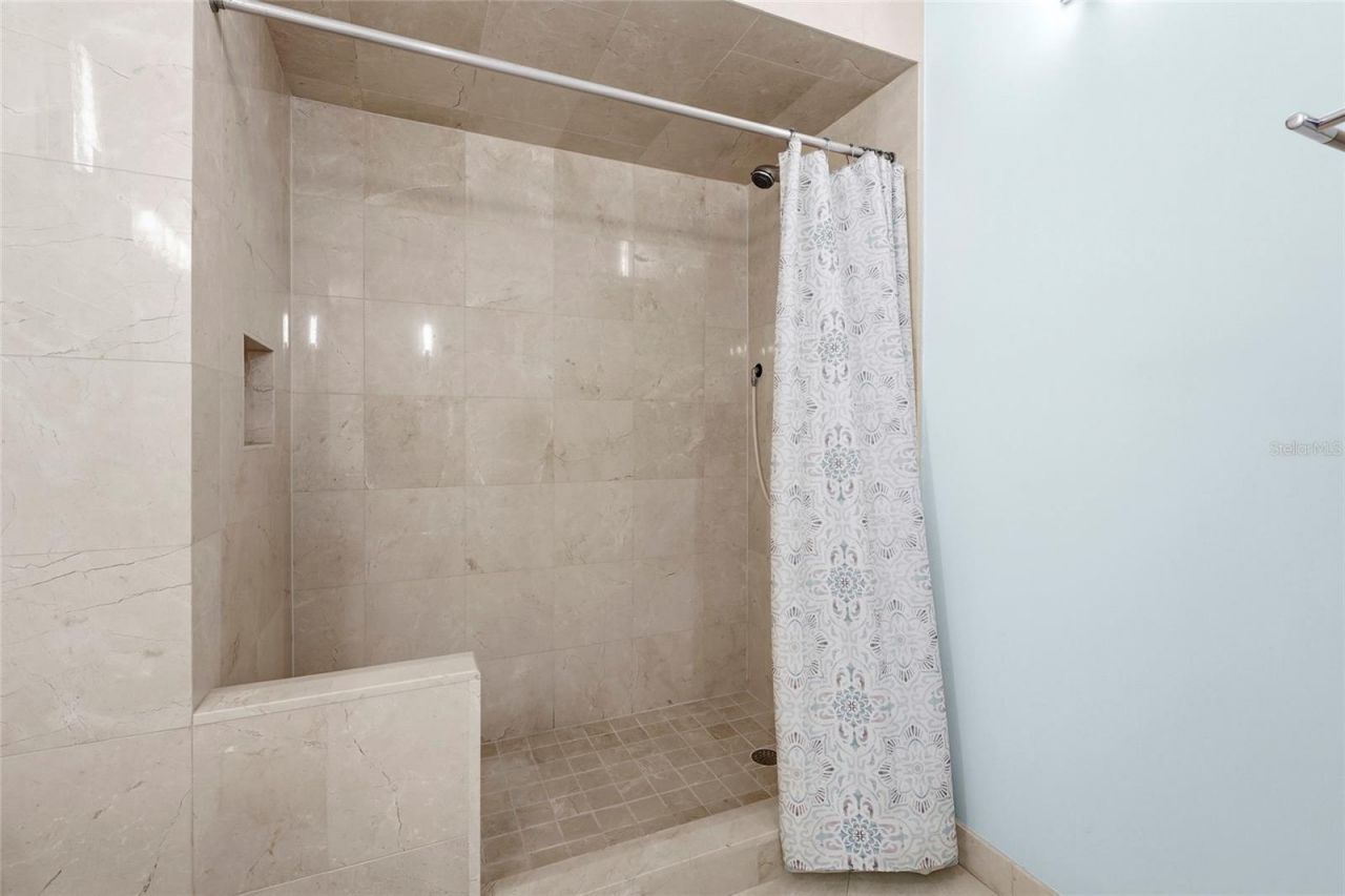 2425 Gulf Of Mexico Drive, Unit 8C, Longboat Key, FL 34228 Photo