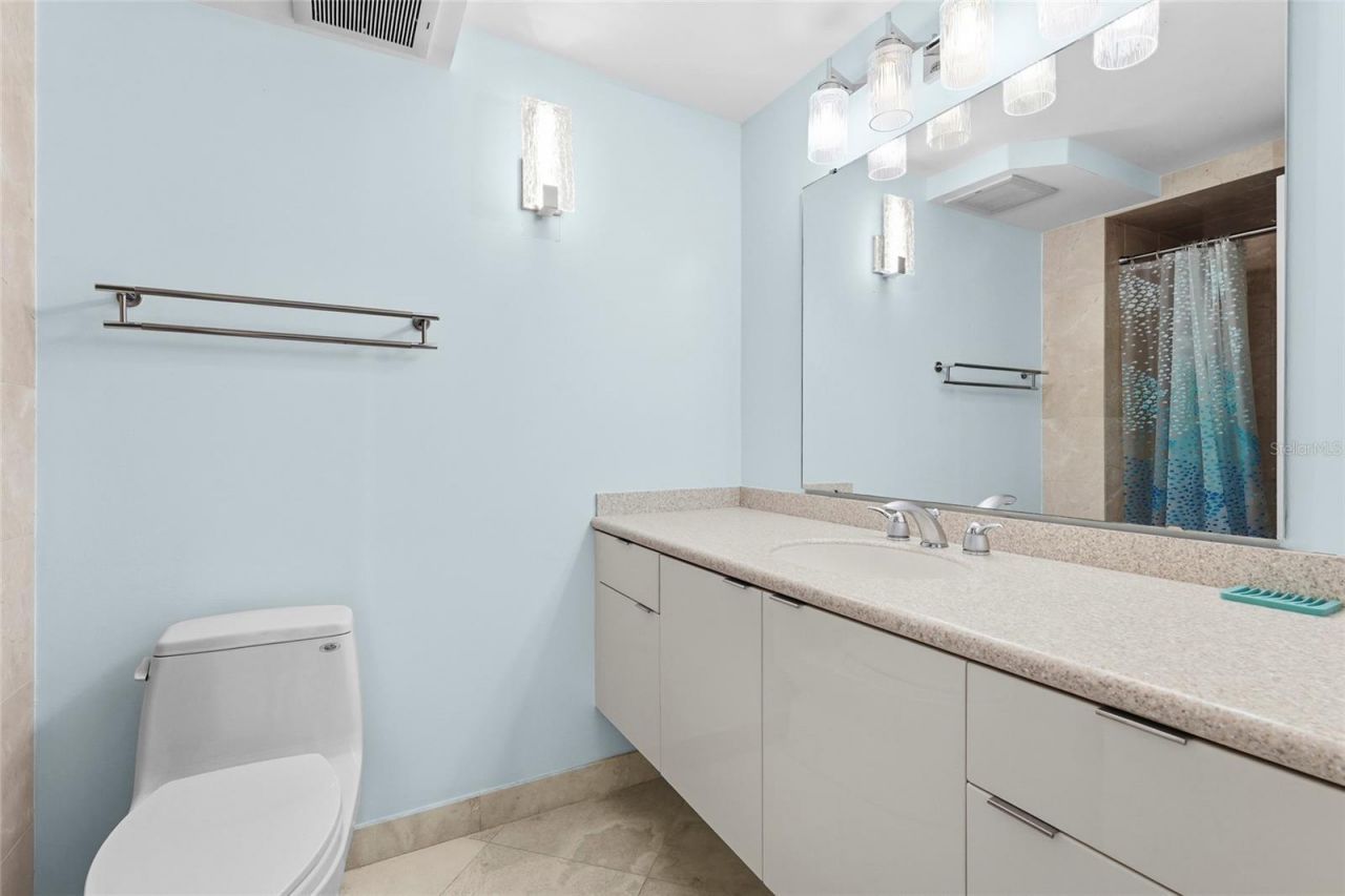 2425 Gulf Of Mexico Drive, Unit 8C, Longboat Key, FL 34228 Photo