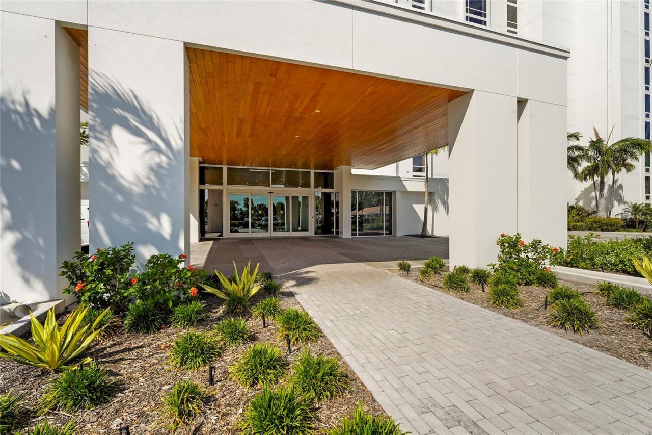 2425 Gulf Of Mexico Drive, Unit 8C, Longboat Key, FL 34228 Photo