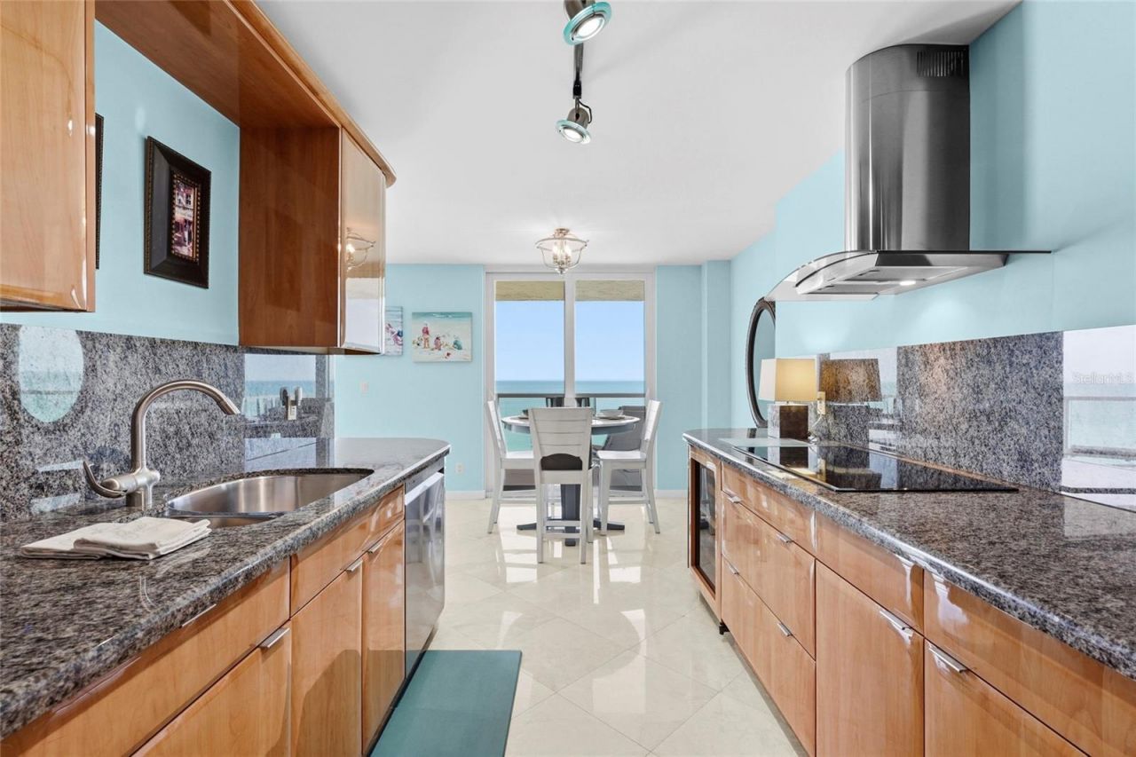 2425 Gulf Of Mexico Drive, Unit 8C, Longboat Key, FL 34228 Photo