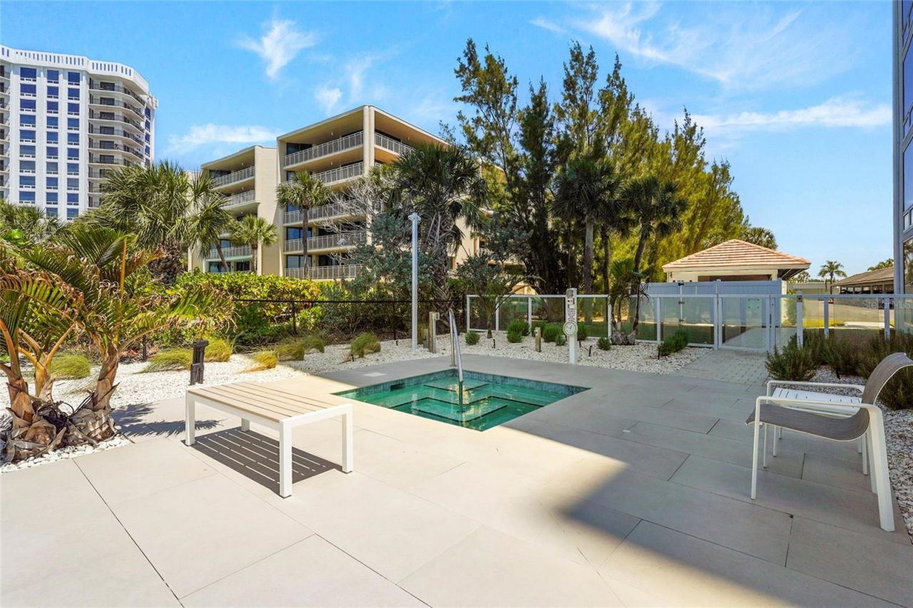 2425 Gulf Of Mexico Drive, Unit 8C, Longboat Key, FL 34228 Photo