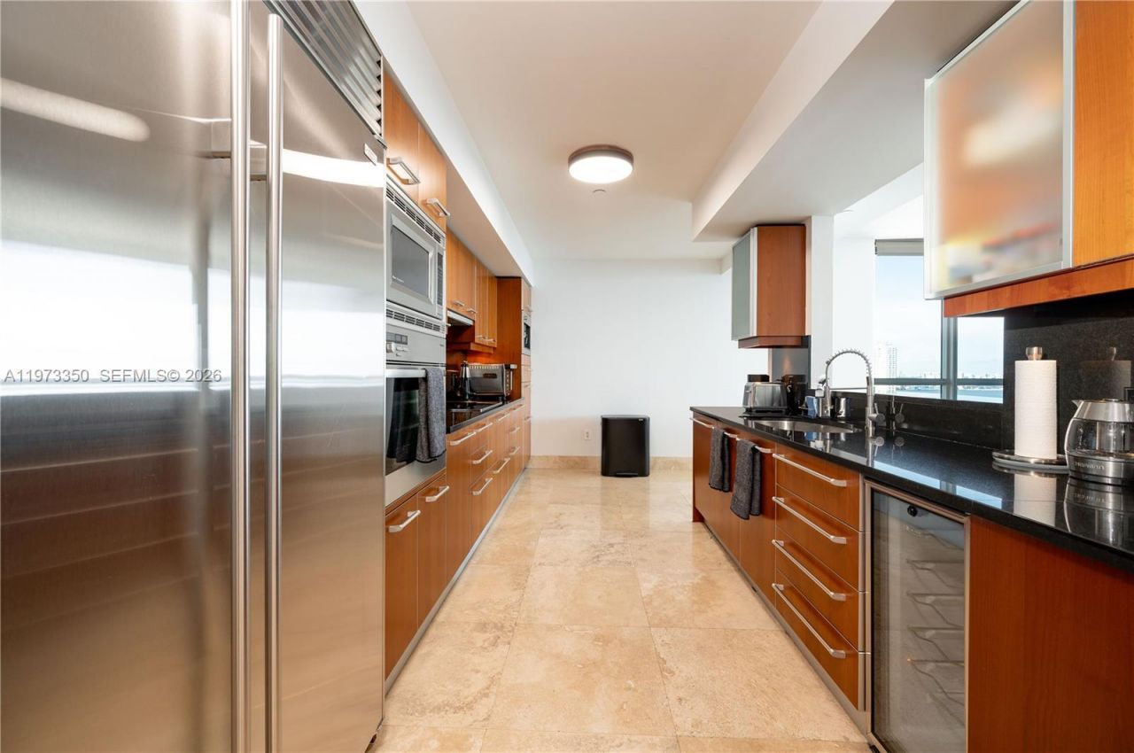 1331 Brickell Bay Dr, Unit 1801, Miami, FL 33131 Photo