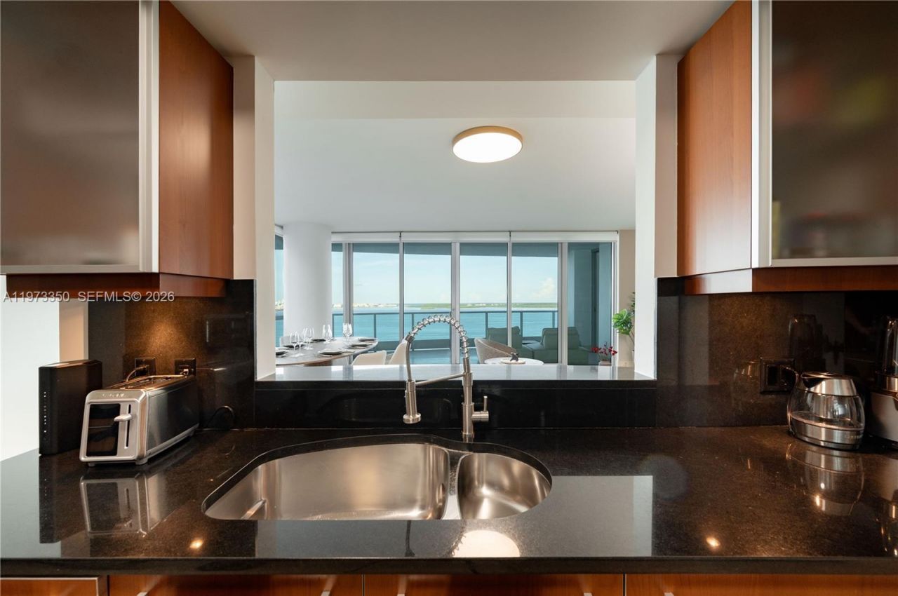1331 Brickell Bay Dr, Unit 1801, Miami, FL 33131 Photo