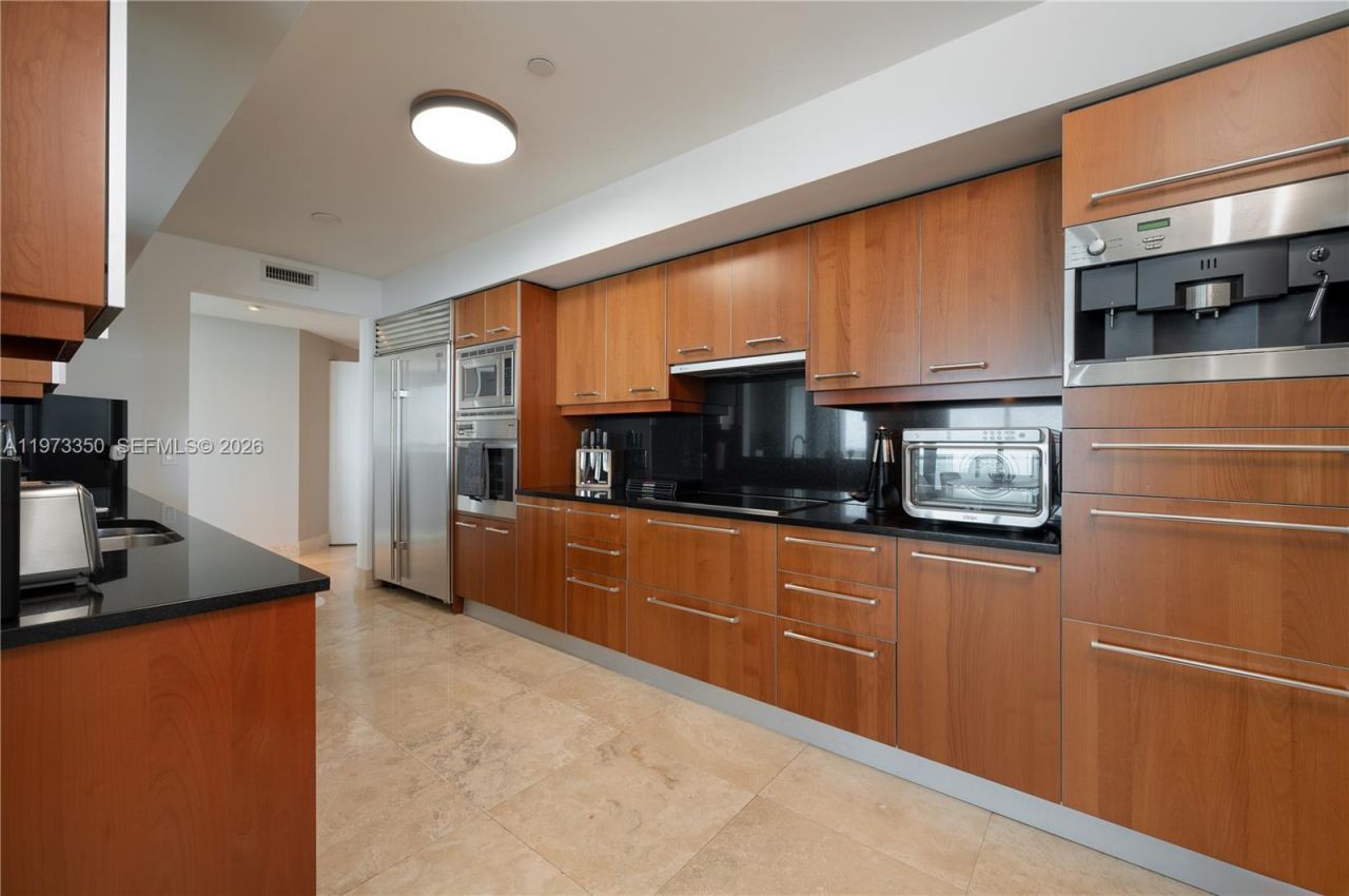 1331 Brickell Bay Dr, Unit 1801, Miami, FL 33131 Photo