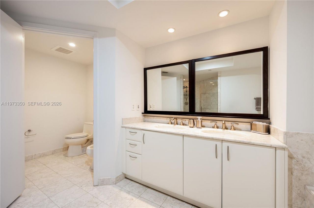 1331 Brickell Bay Dr, Unit 1801, Miami, FL 33131 Photo