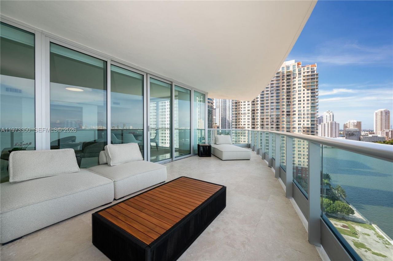 1331 Brickell Bay Dr, Unit 1801, Miami, FL 33131 Photo