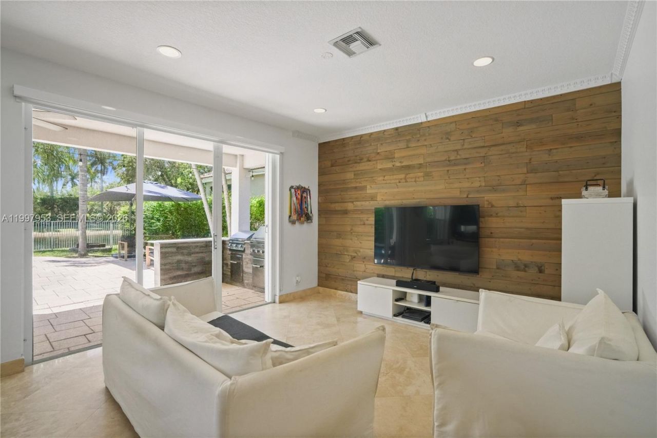 1317 Chenille Cir, Weston, FL 33327 Photo