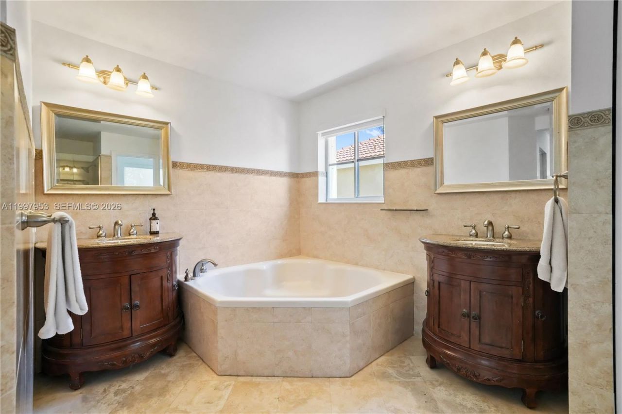 1317 Chenille Cir, Weston, FL 33327 Photo