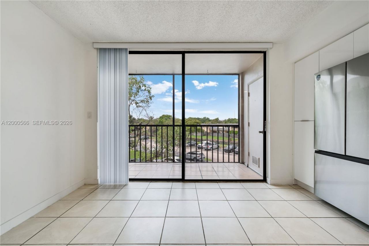 8520 SW 133rd Ave Rd, Unit 323, Miami, FL 33183 Photo