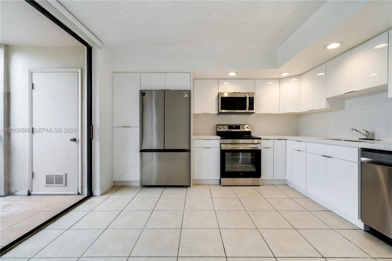 8520 SW 133rd Ave Rd, Unit 323, Miami, FL 33183 Photo