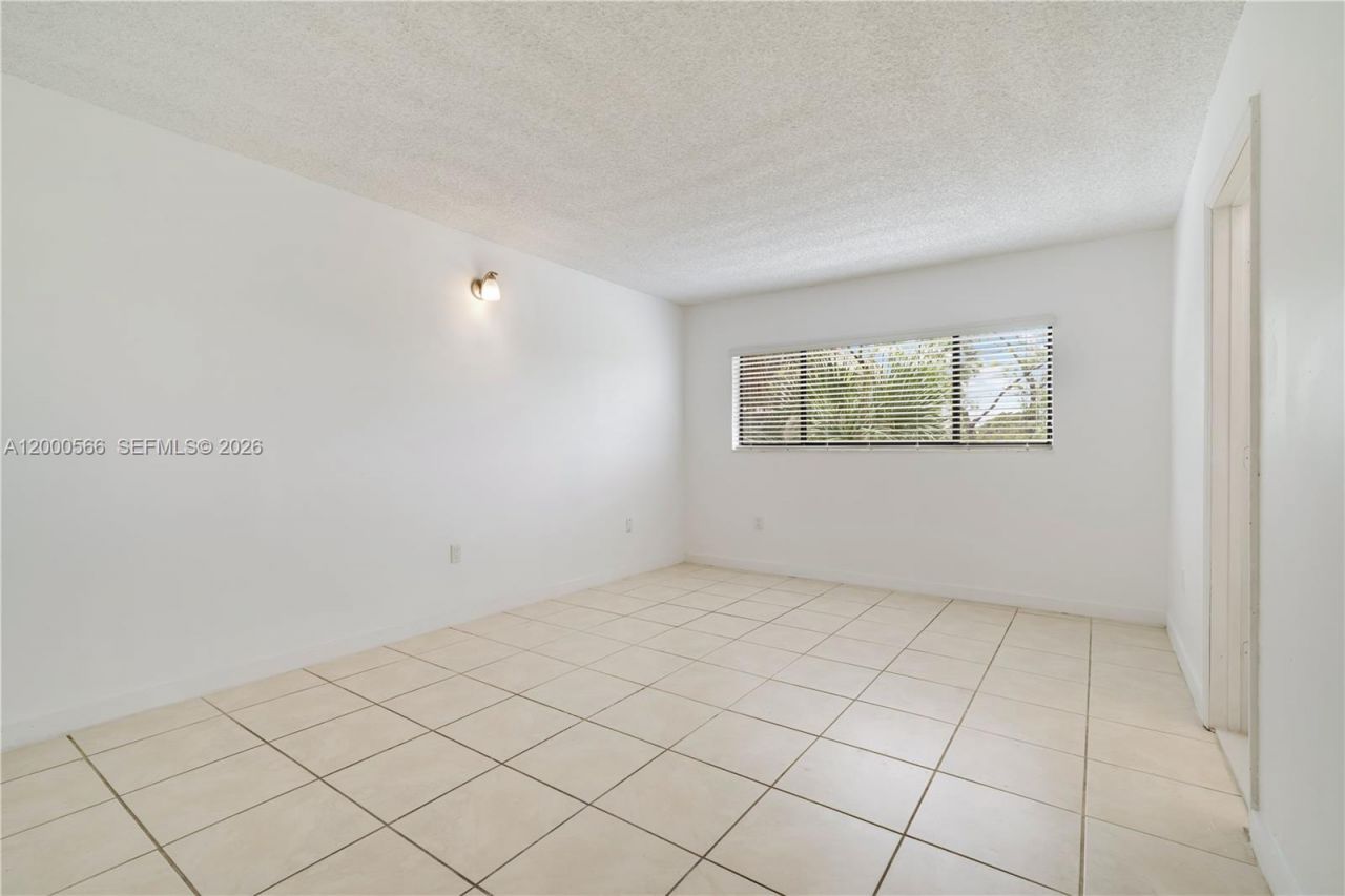 8520 SW 133rd Ave Rd, Unit 323, Miami, FL 33183 Photo